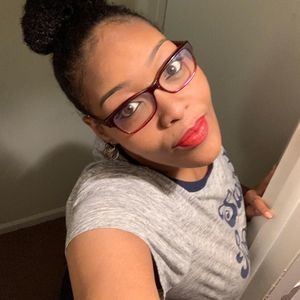 Meet your Posher, Tia